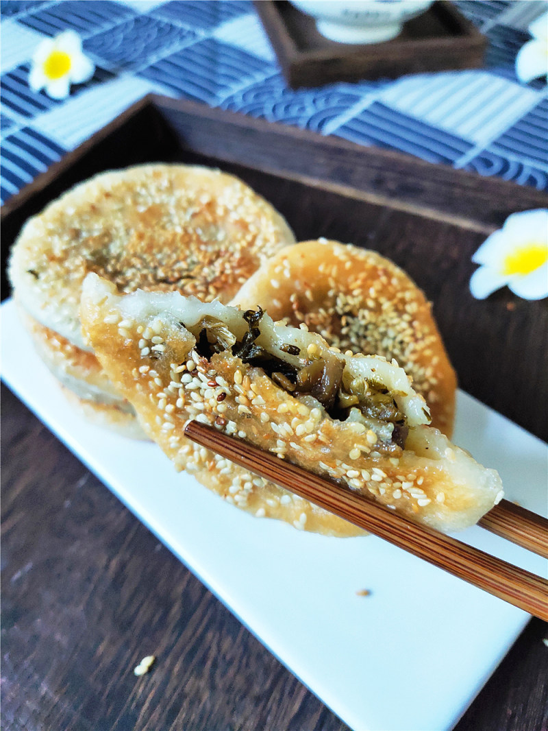 咸菜饼的制作秘诀，传统美食烹饪艺术探索